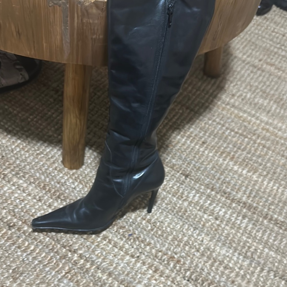 Women's Black Knee-High Pointed Toe Stiletto Boots